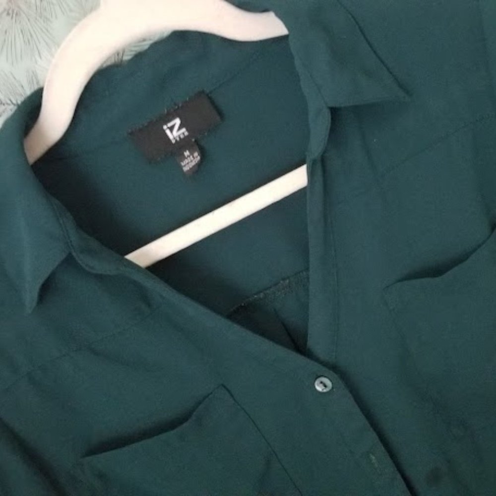 WOMENS MED IZ BUTTON DOWN SHORT SLEEVE TOP